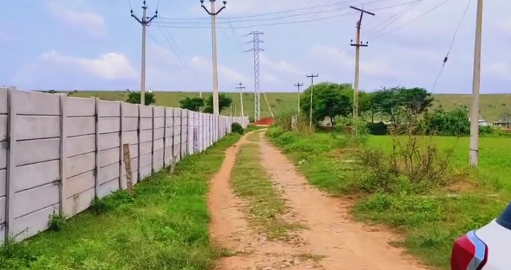 16 Gunta Farmland at Kondapochamma Resorvior Markook