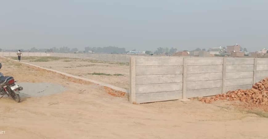 1000 Sq Yards Farmhouse for sale in Aligarh UP